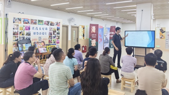 仲愷區(qū)賽集訓(xùn)班家長(zhǎng)課堂照片3_副本.jpg 仲愷區(qū)賽集訓(xùn)班家長(zhǎng)課堂照片3_副本.jpg