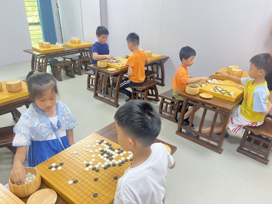 周日基礎(chǔ)班日常對(duì)弈，只聞落子聲_副本.jpg