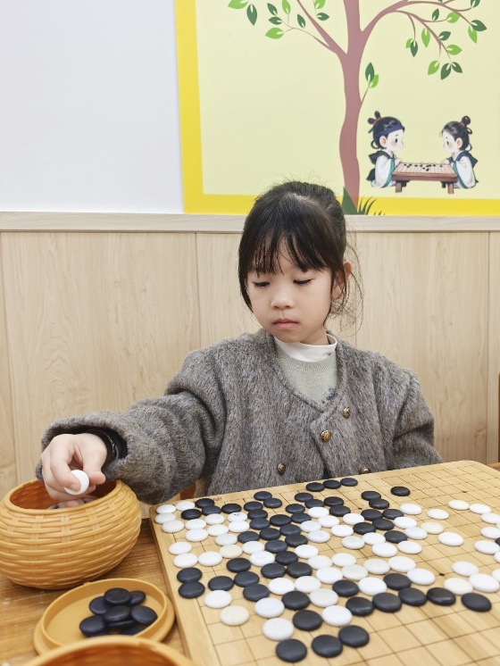 小朋友在棋院下棋照片_副本_副本.jpg 小朋友在棋院下棋照片_副本_副本.jpg