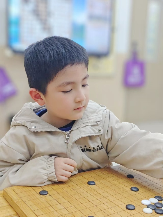 上課下棋照片4_副本.jpg 上課下棋照片4_副本.jpg